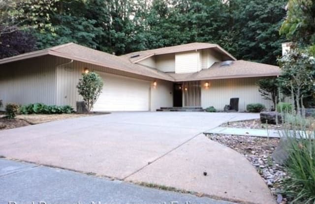 4725 Highland Dr. - 4725 Highland Drive, Bellevue, WA 98006
