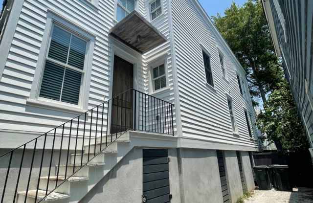 Spacious Single Family Home in Downtown Charleston Gallery 3