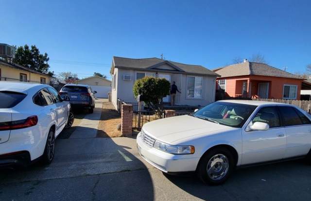 Beautifully Updated Single Story Home 3 Bedrooms and 2 Bathrooms. Gallery 1