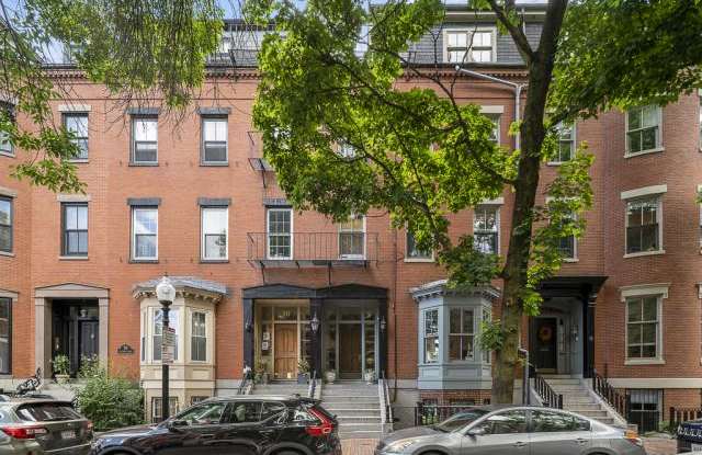 82 Waltham St. Gallery 4