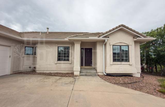 Beautiful 5-Bedroom Home with Stunning Views in Gleneagle Gallery 3