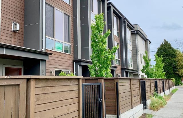 528 N 105th St - 528 N 105th St, Seattle, WA 98133