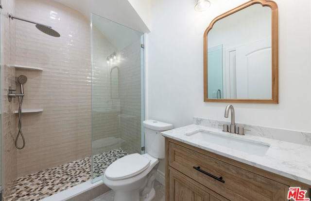 5220 1/2 Goodland Avenue photos photos