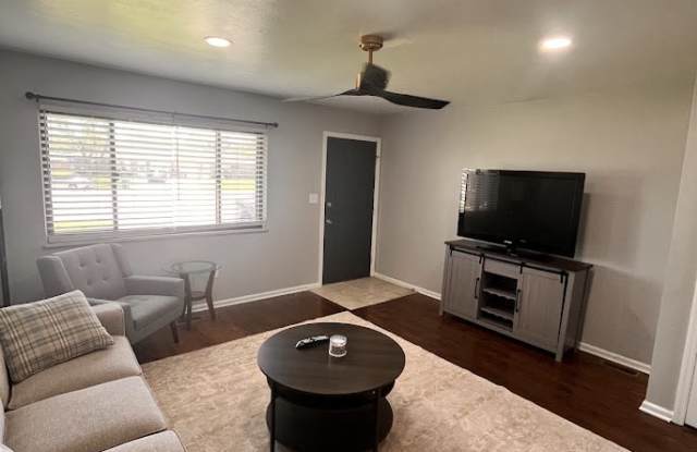 3113-3115 Silver Rock Avenue - 3115 Gallery 2