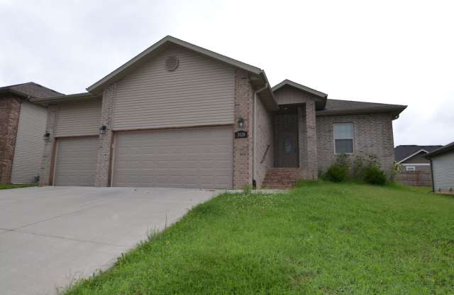Gorgeous 3 bedroom Available in May! photos photos
