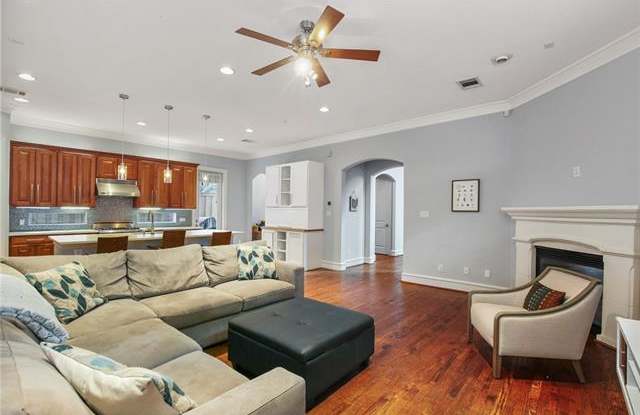 2614 N Henderson - 2614 North Henderson Avenue, Dallas, TX 75206