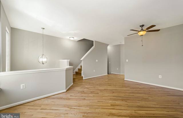 20258 BROOKVIEW SQUARE Gallery 4