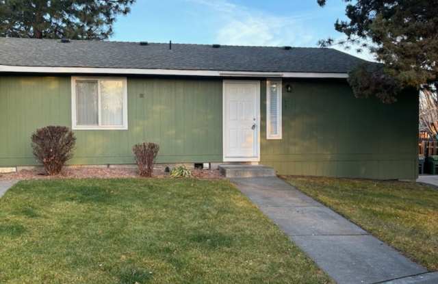 *Your New Home Awaits* 2 Bedroom / 1 Bath Duplex - 77 Northeast Nordic Drive, Madras, OR 97741