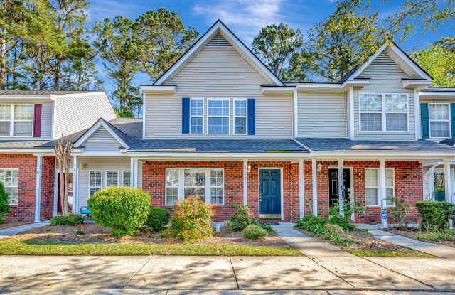 Townhouse available in Summer Wood! - 502 Pond Pine Trail, Berkeley County, SC 29483