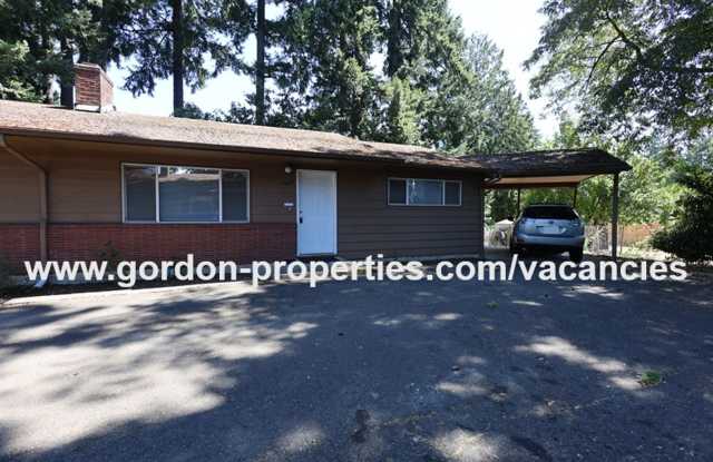 SE Green Vista Dr - Milwaukie 2 bedroom duplex with fireplace photos photos