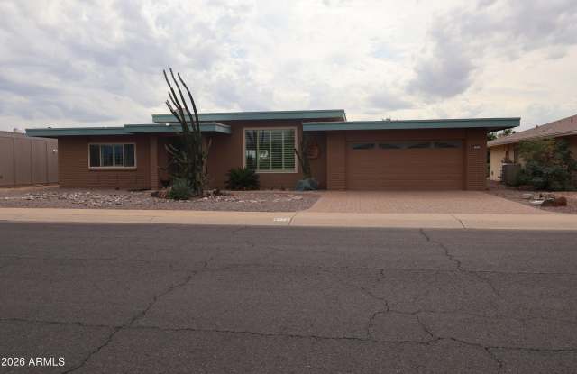 9713 W NEWPORT Drive Gallery 1