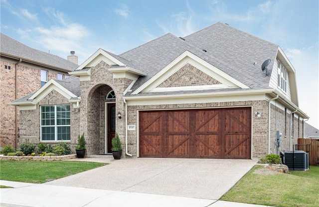 15317 Mallard Creek Street Gallery 2