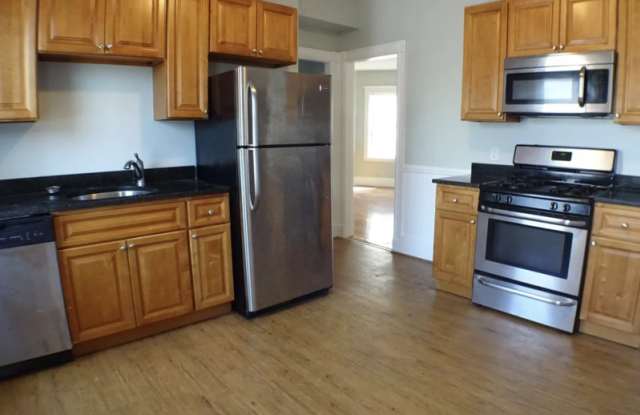 102 Saxton Street - 3 photos photos