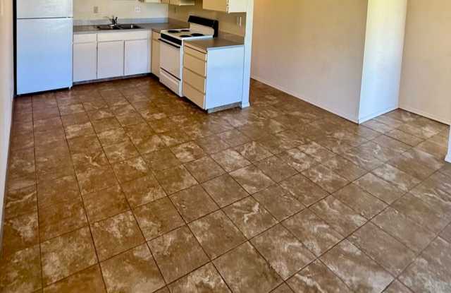 SPACIOUS 2-BEDROOM UPSTAIRS APARTMENT | $200 FIRST-MONTH RENT CREDIT WITH A ONE-YEAR LEASE photos photos