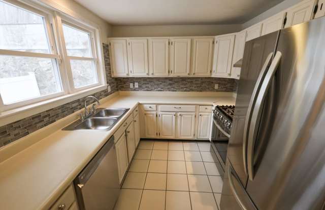 8 Mt Calvary Rd - 8 Mount Calvary Road, Boston, MA 02131