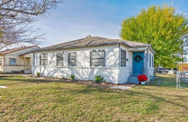 1201 S Westmoreland Road - 1201 South Westmoreland Road, Dallas, TX 75211