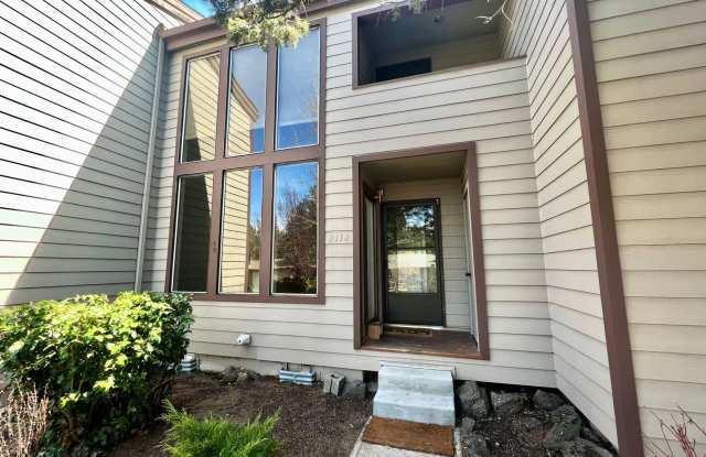 Great 1 bed/1.5 Bath with Additional Loft/office room in NW Bend! 2112 NW Harriman photos photos