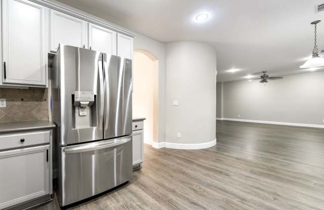 4-Bedroom in Gated Community within Mountains Edge Gallery 4
