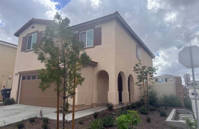 Beautiful newer 3-Bedroom home is now renting photos photos