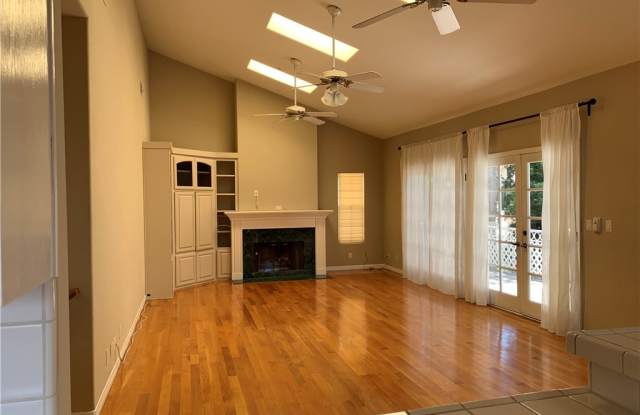 1921 Gates Avenue Gallery 4