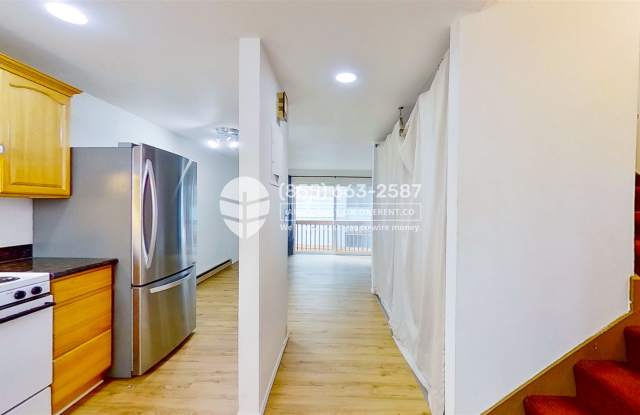 5012 11th Avenue Northeast Unit A Gallery 4