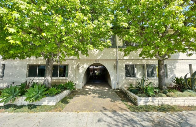 360 Gladys Ave #6 - 360 Gladys Avenue, Long Beach, CA 90814