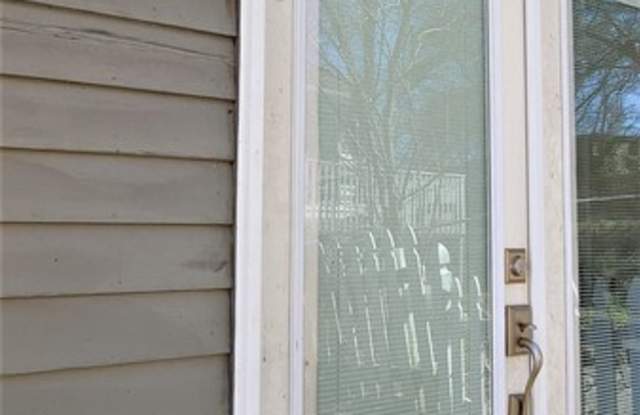 785 Ashland Avenue North East Gallery 3