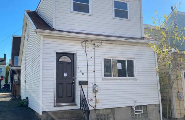 NEWLY RENOVATED 2 BEDROOM IN THE HEART OF BLOOMFIELD! - 446 Sapphire Way, Pittsburgh, PA 15224