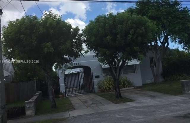 2731 NW 4th St photos photos 2731 NW 4th St photos photos