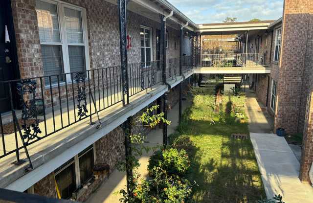 Available 10/1. FRESHLY UPDATED! Beautiful 1 BR/1BA Condo Available Now, Just Minutes from MUSC! Gallery 1