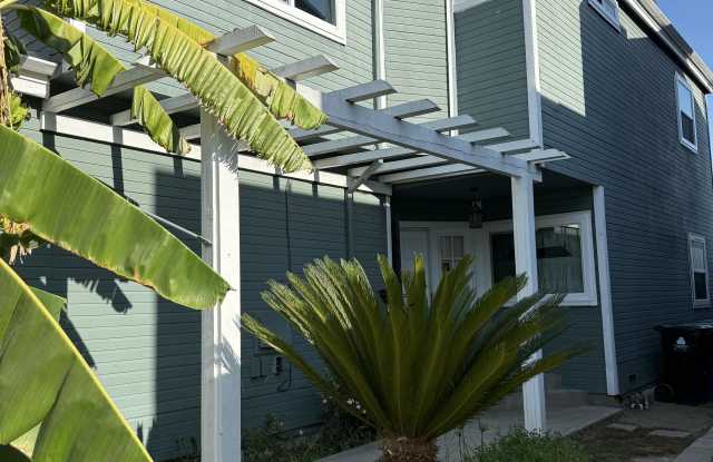14726 Tupper Street Gallery 3