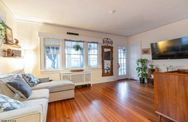 153 Willowdale Avenue Gallery 4