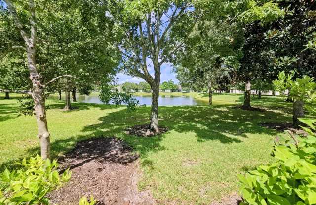 535 WOODED CROSSING Circle Gallery 4