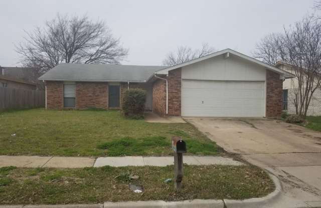 3622 Chamberland Dr - 3622 Chamberland Drive, Arlington, TX 76014