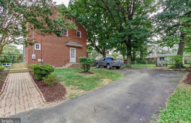6325 OAK RIDGE DRIVE Gallery 2