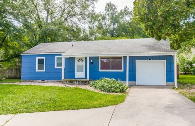 11121 West 67th Street - 11121 West 67th Street, Shawnee, KS 66203