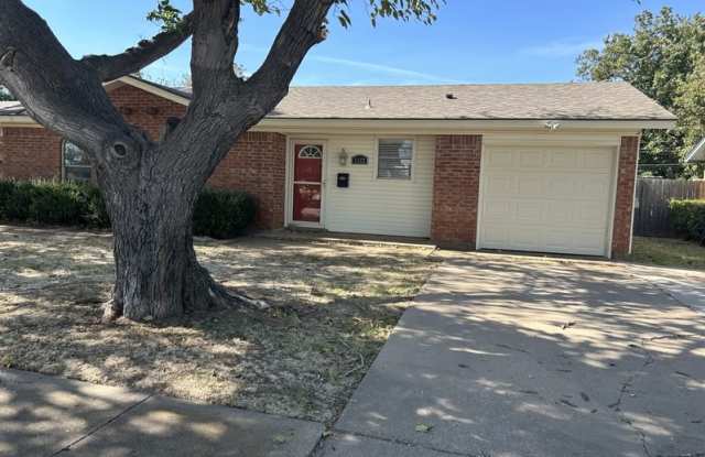 5122 Fairway Boulevard - 5122 Fairway Boulevard, Wichita Falls, TX 76310