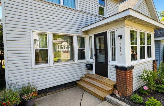 Available Immediately! 3 Bed 1 Bath Single Family Home! photos photos