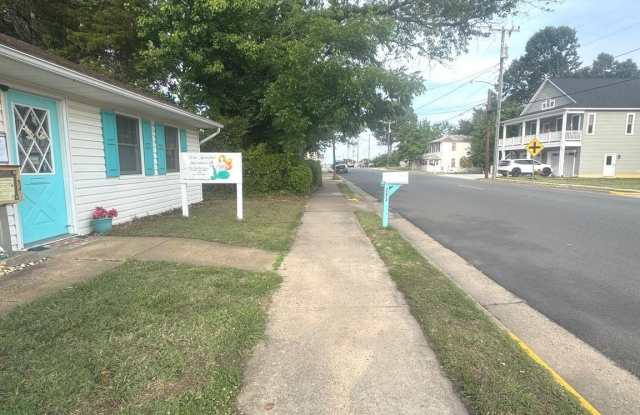 233 COLONIAL Avenue Gallery 2