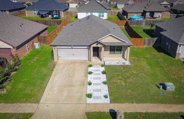 322 Ambrose Avenue - 322 Ambrose Avenue, Tyler, TX 75704