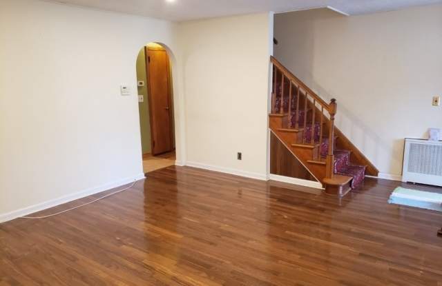 191 Philip Ave - 191 Philip Avenue, Elmwood Park, NJ 07407