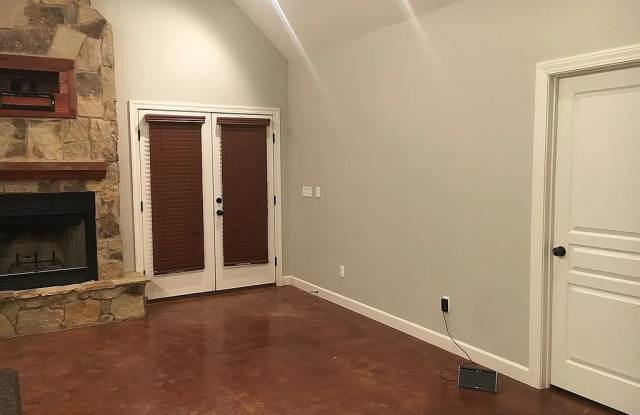 3507 Aggie Road Gallery 2