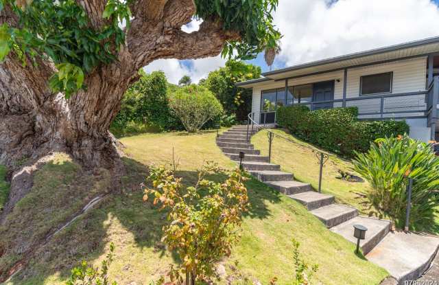 Rarely Available 3BA/2BA/2 Pkg SF in Aiea Heights. photos photos