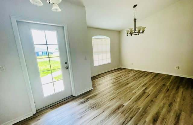 3227 SW 11th Ct Gallery 4