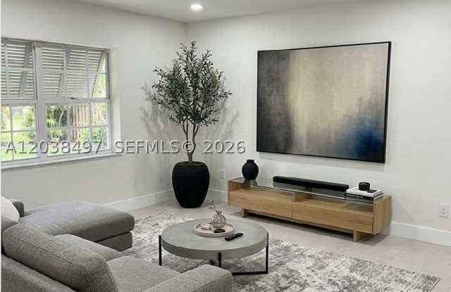 18000 SW 175th St Gallery 1