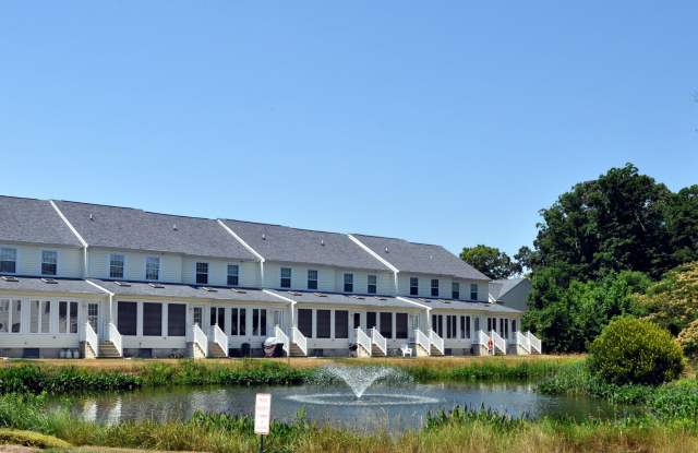 Taramino Place - east of Route 1 - great location! Gallery 3