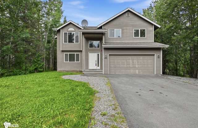 Beautiful 5 bed 3 bath 2 car heated garage home! Gallery 3