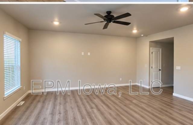 2312 Water Tower Place Gallery 4