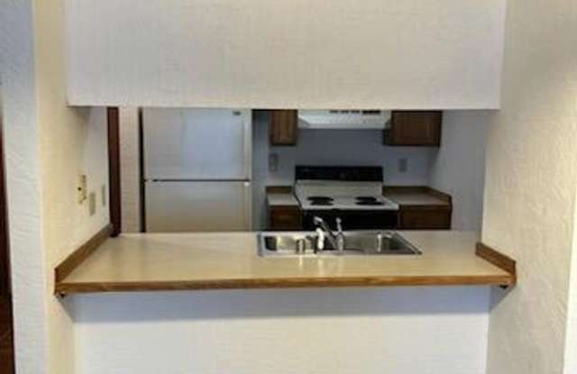 2 Bedroom Eagle River Townhome! Gallery 3
