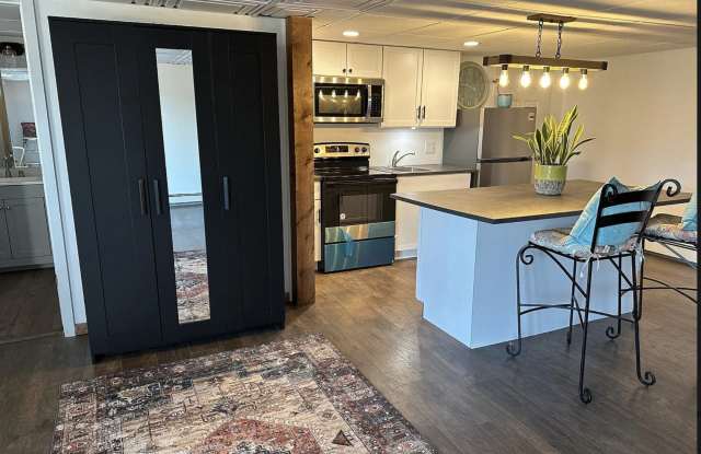 4 Van Avenue photos photos